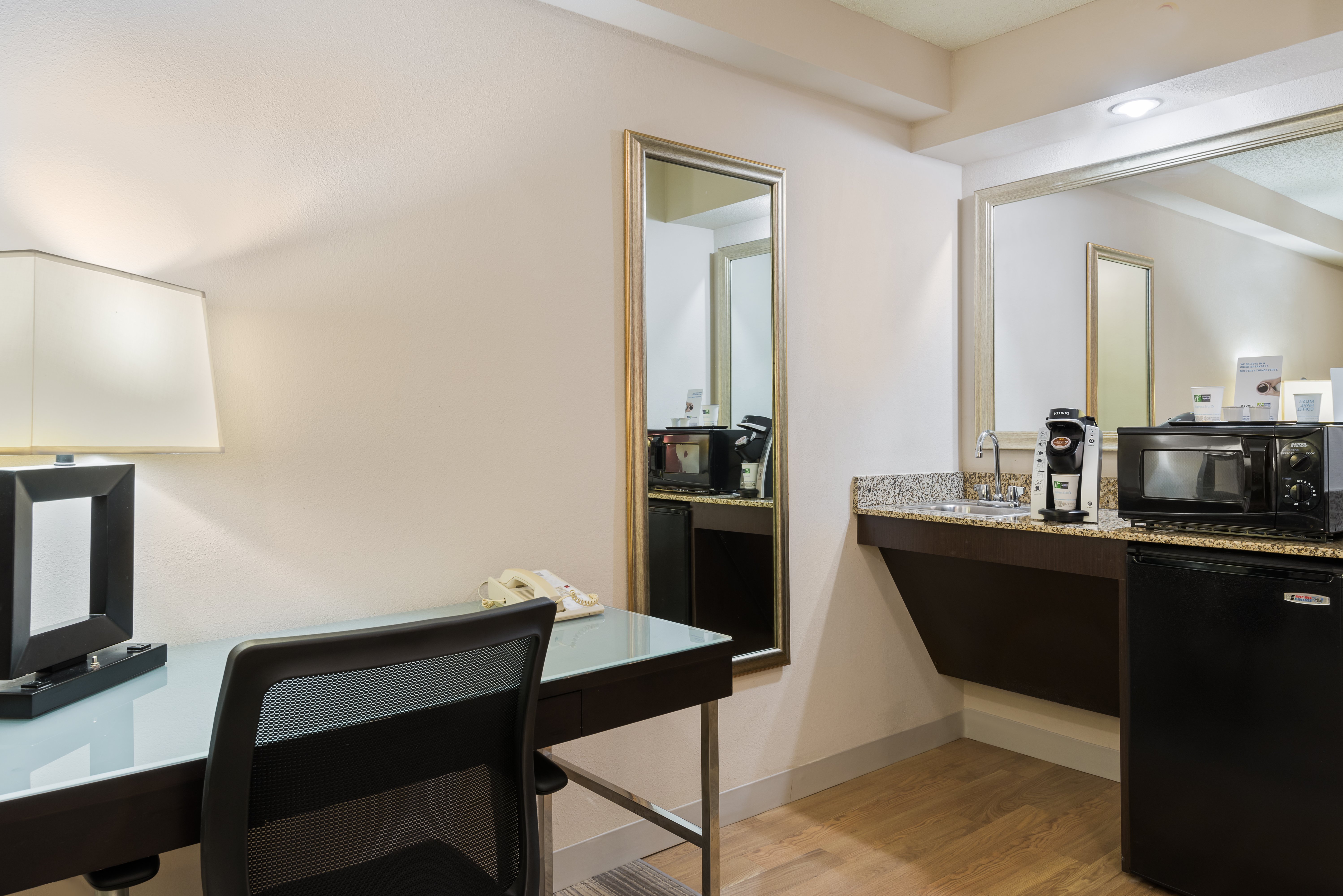 Holiday Inn Express And Suites Kendall East Miami 45/45