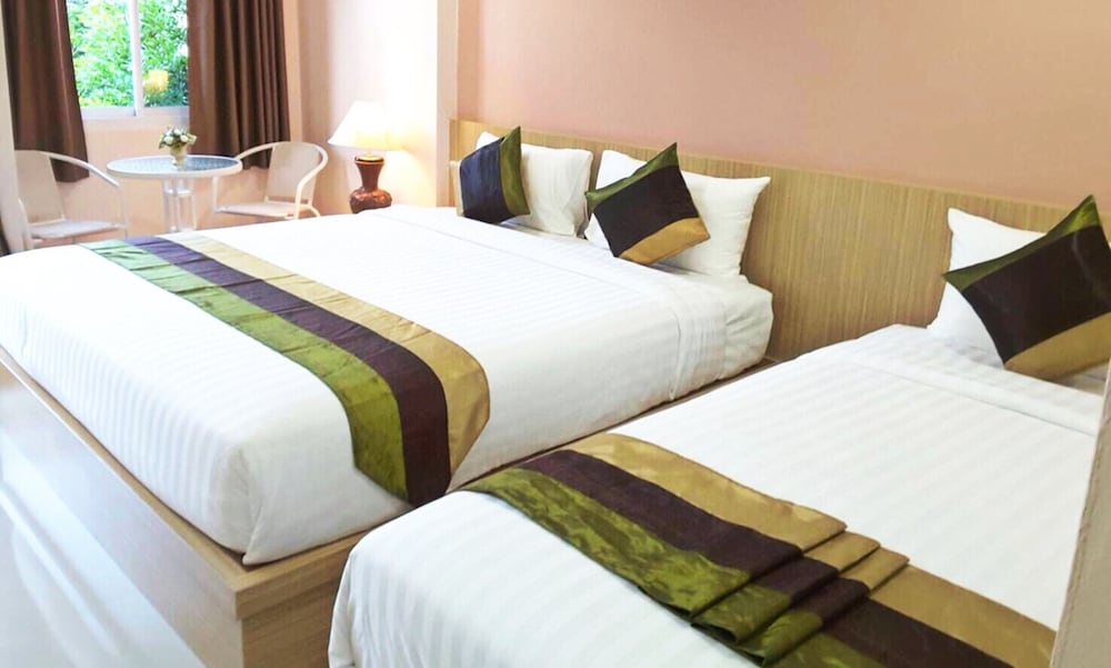 Sukkhamas Pirom Hotel 9/40