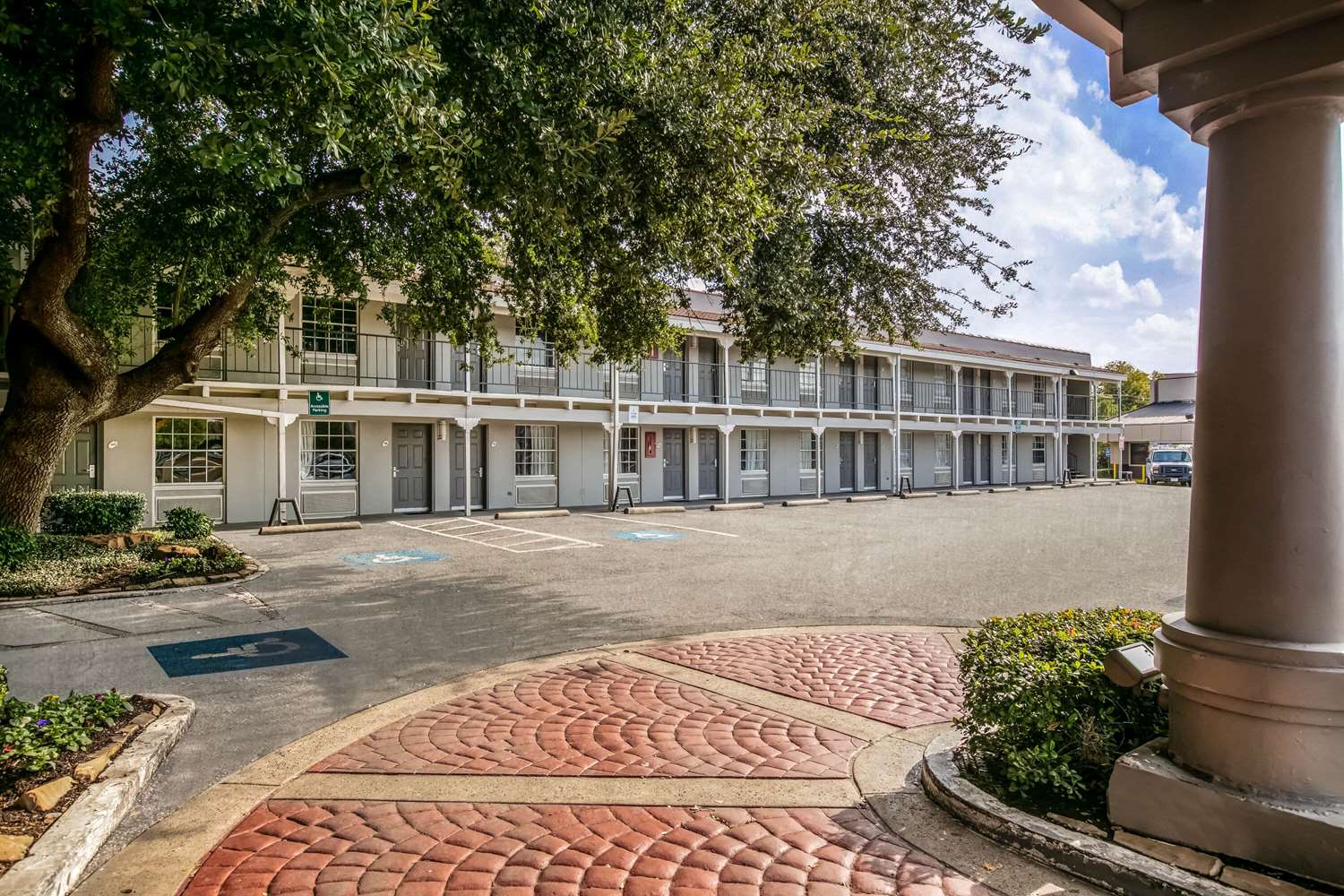 La Quinta Inn by Wyndham Dallas Uptown 24/31
