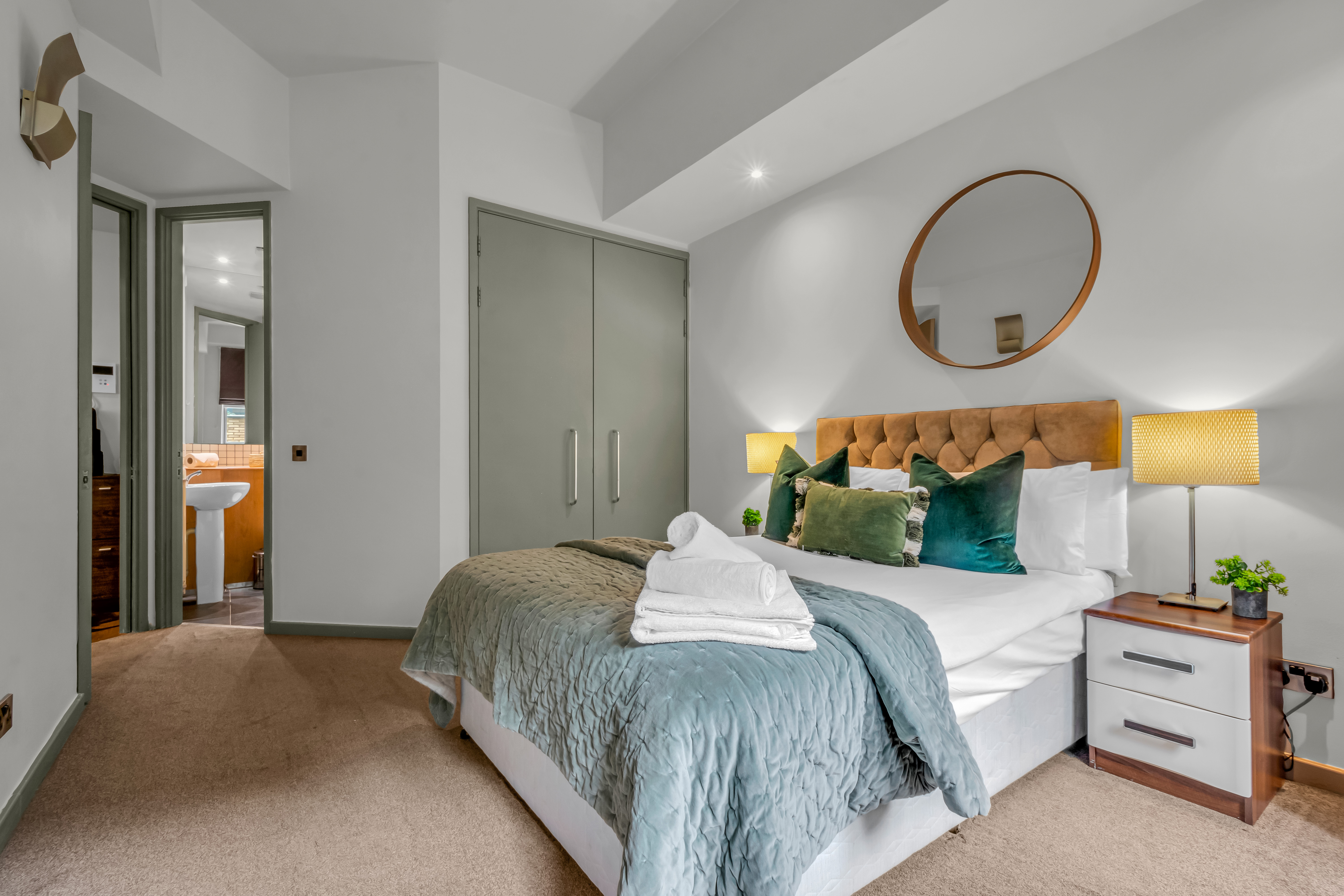 Luxurious Lawrence House Serviced Apartment 11/50