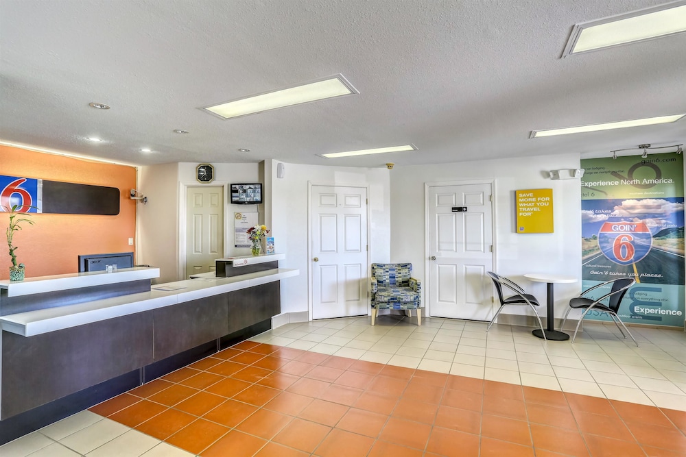 Lobby at Motel6 Dickson, TN, DICKSON - TN
