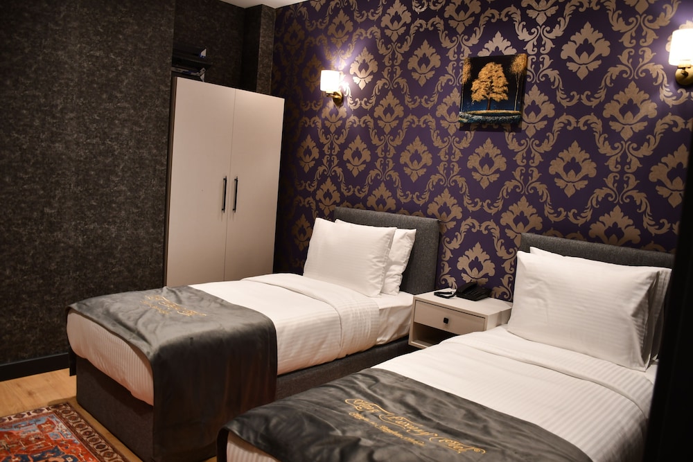Hmz Luxury Hotel 7/29