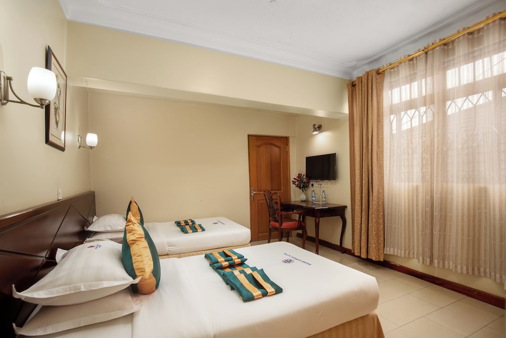Holiday Express Hotel 57/74
