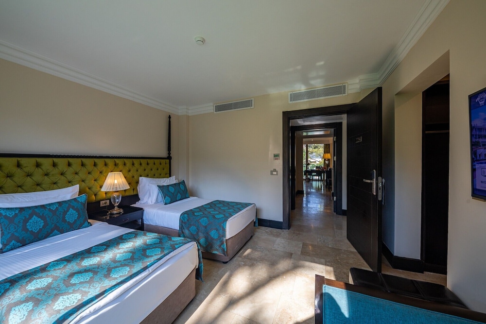 Vogue Hotel Supreme Bodrum 23/98