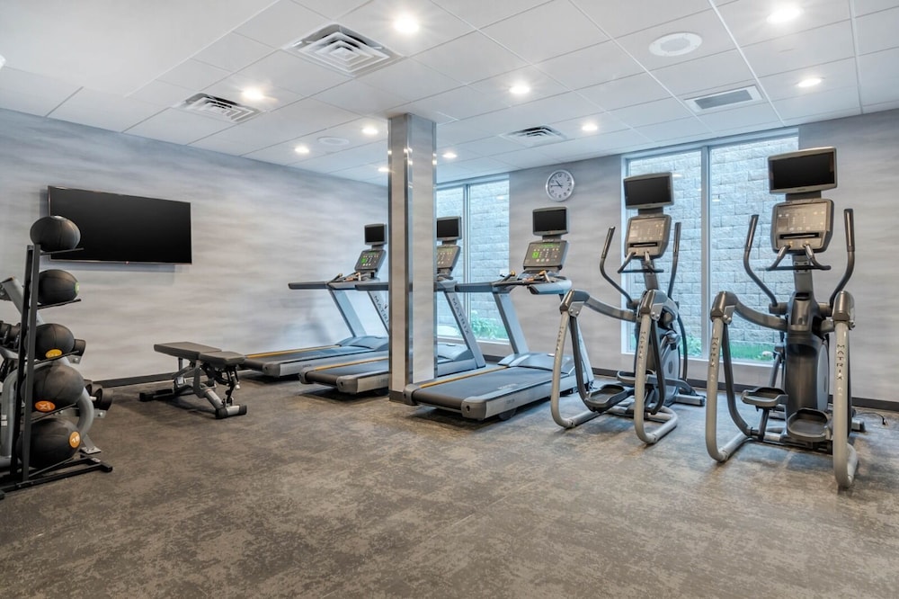 Fairfield Inn & Suites By Marriott Kansas City Shawnee 10/22