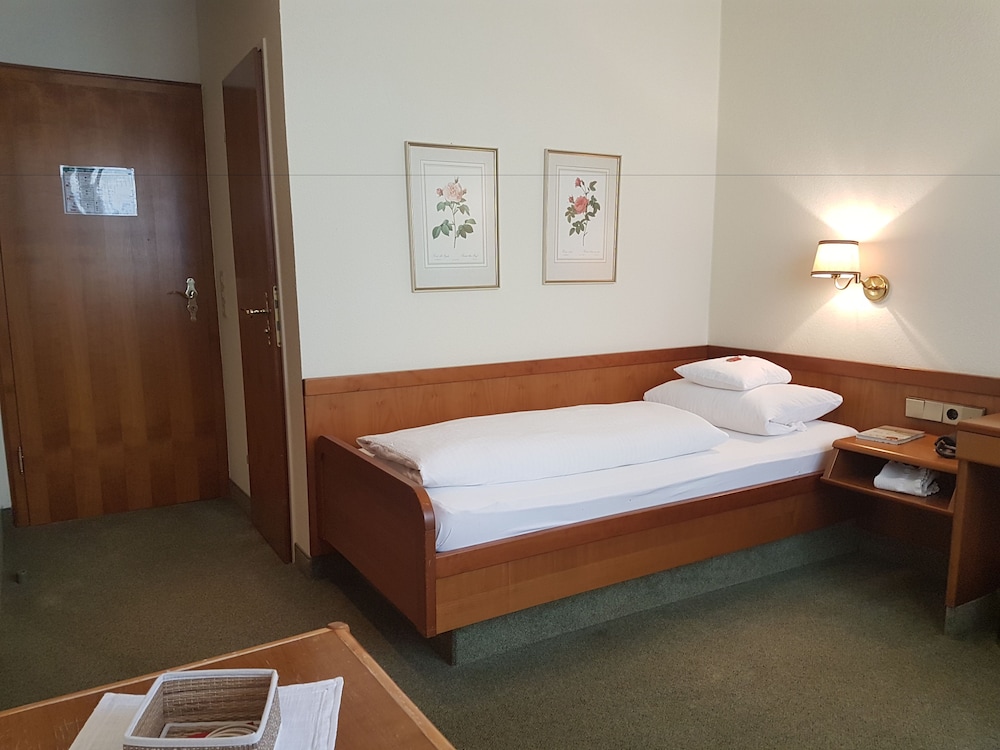 Kurhotel Roswitha 13/72