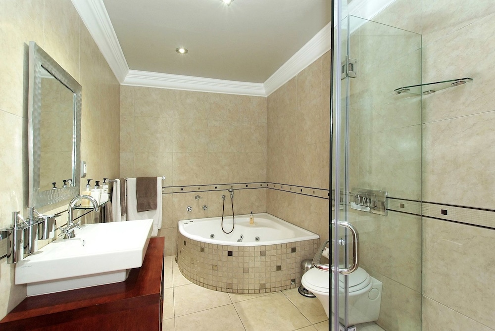 Ushaka Manor Guest House 34/37