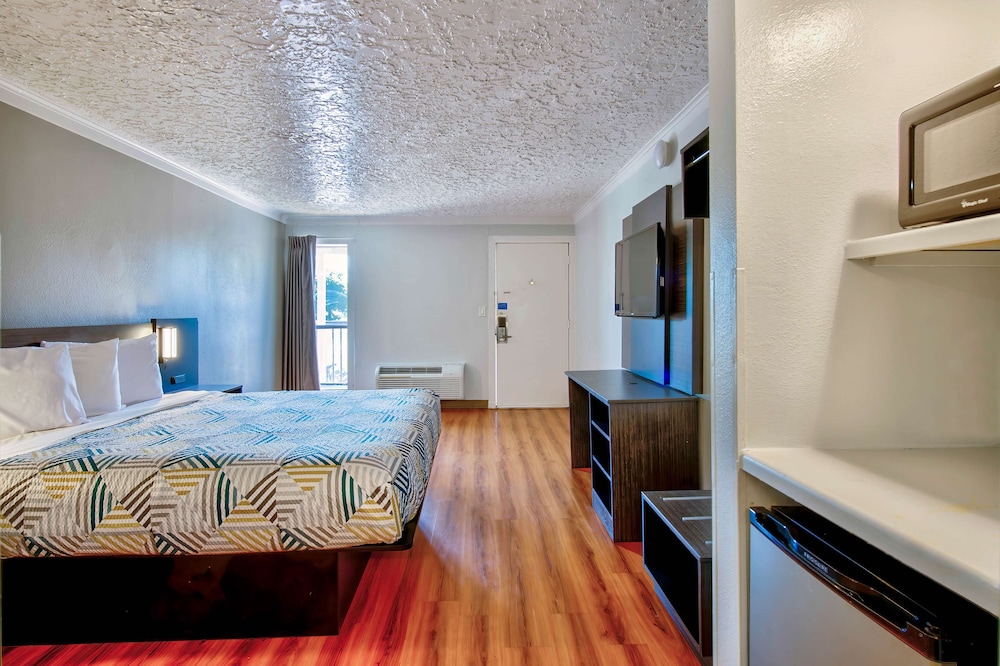 Motel6 Fort Worth, TX - White Settlement 21/41