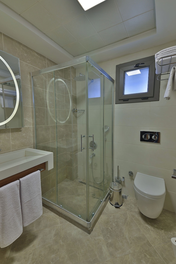 Buca Residence Hotel 33/36