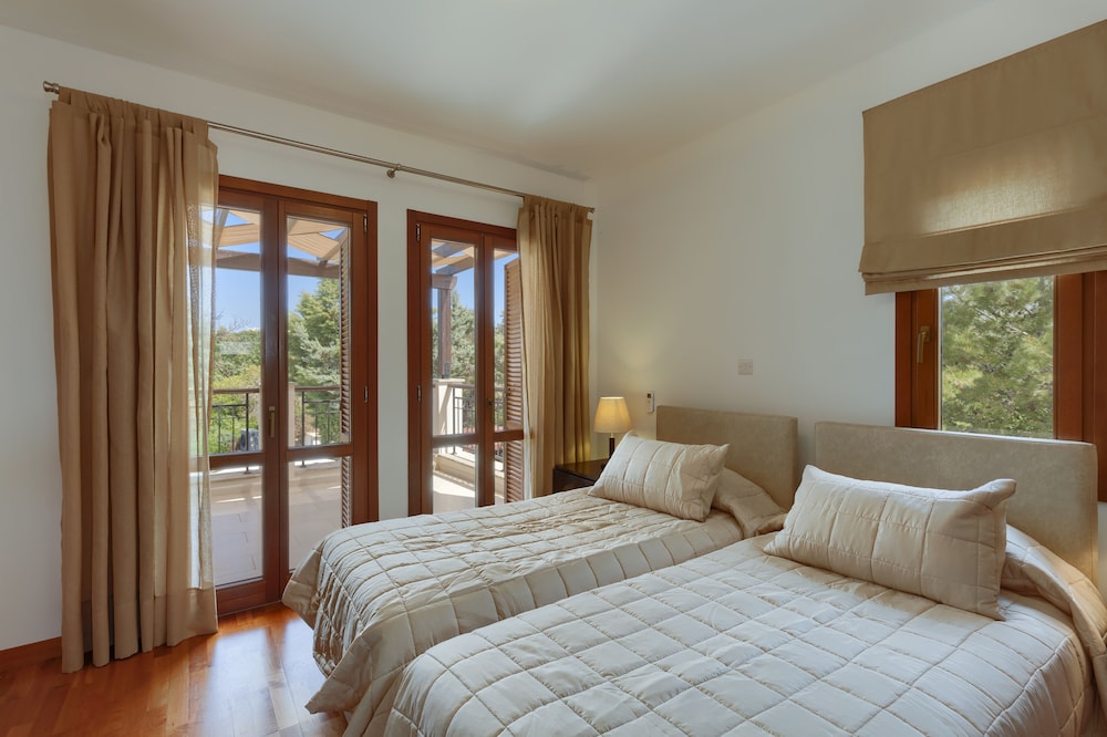 Aphrodite Hills Rentals - Superior Villas 15/50