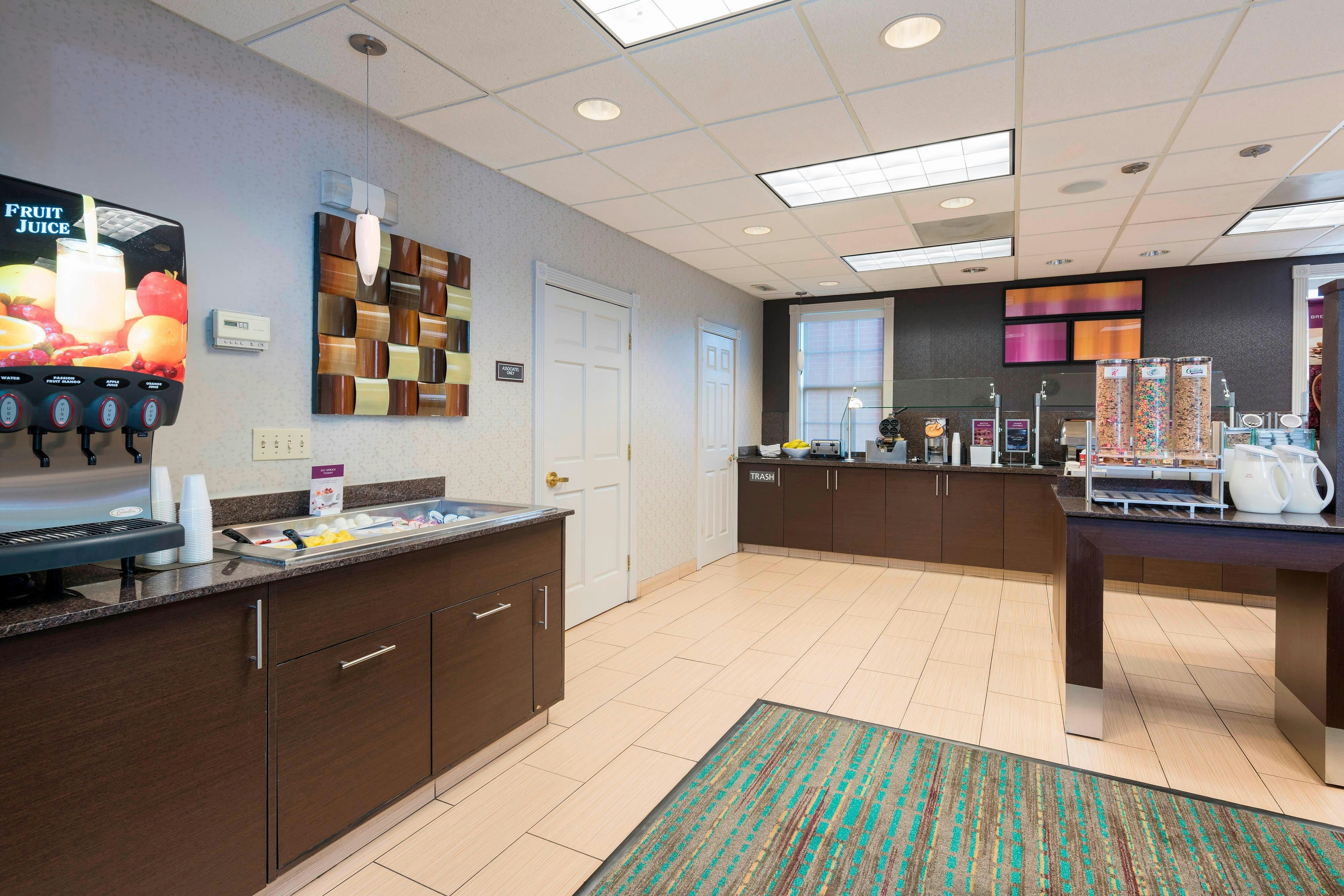 Residence Inn Grand Rapids West 7/40
