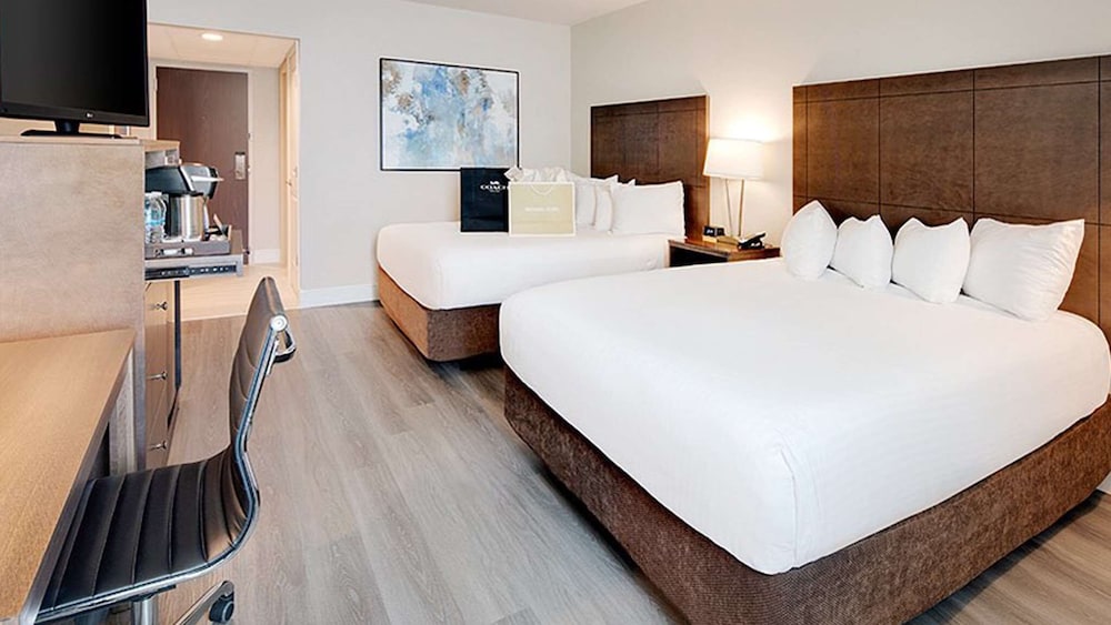 STANDARD, 2 QUEEN BEDS, ACCESSIBLE