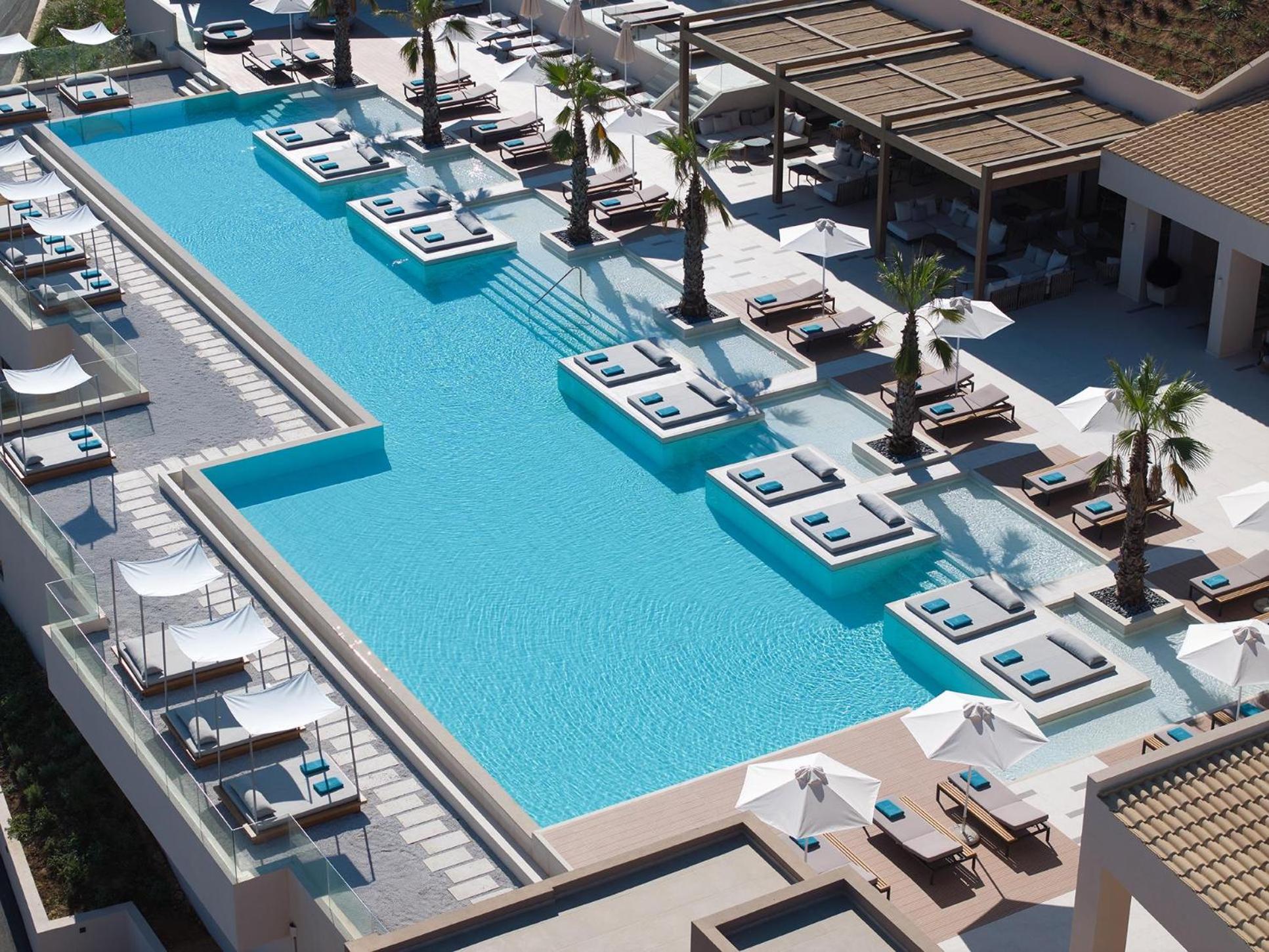 Oros Luxury Beach Resort 60/65
