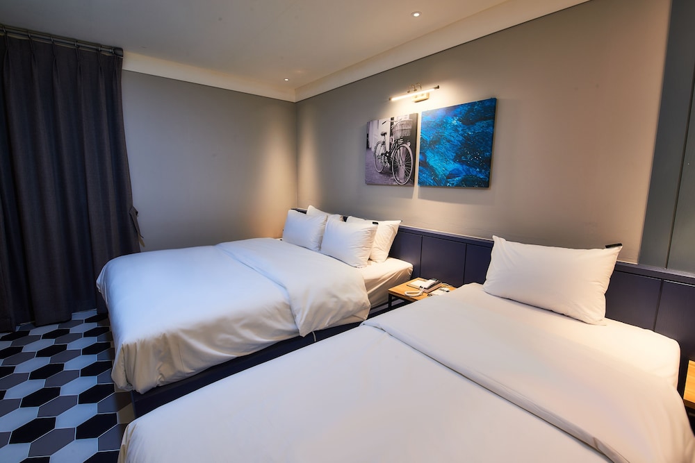 West In Hotel 6/50