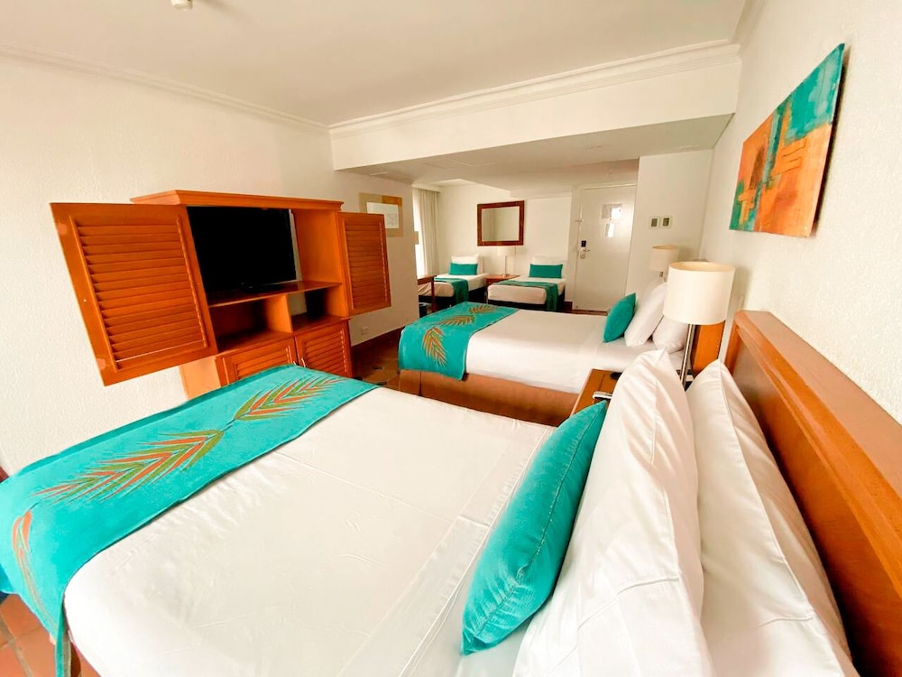 FAMILY, MULTIPLE BEDS