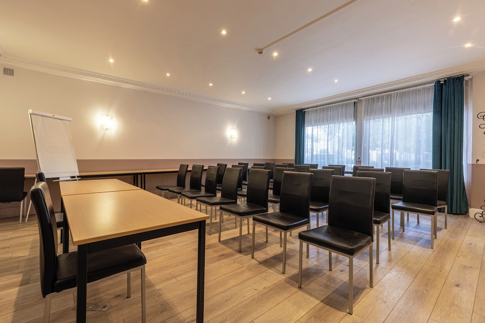 Hotel the Originals de Bordeaux Bergerac 56/68