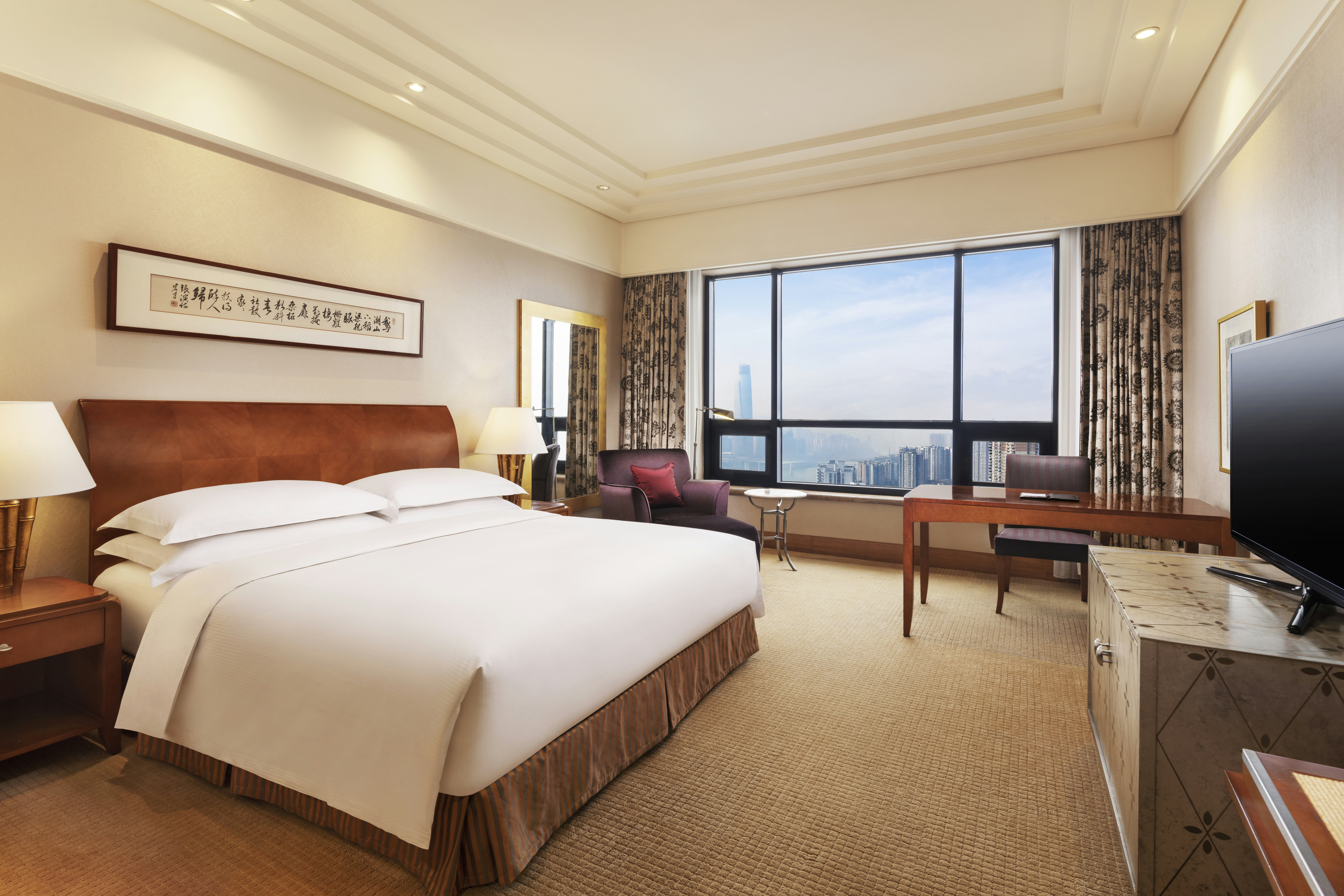 EXECUTIVE, KING BED