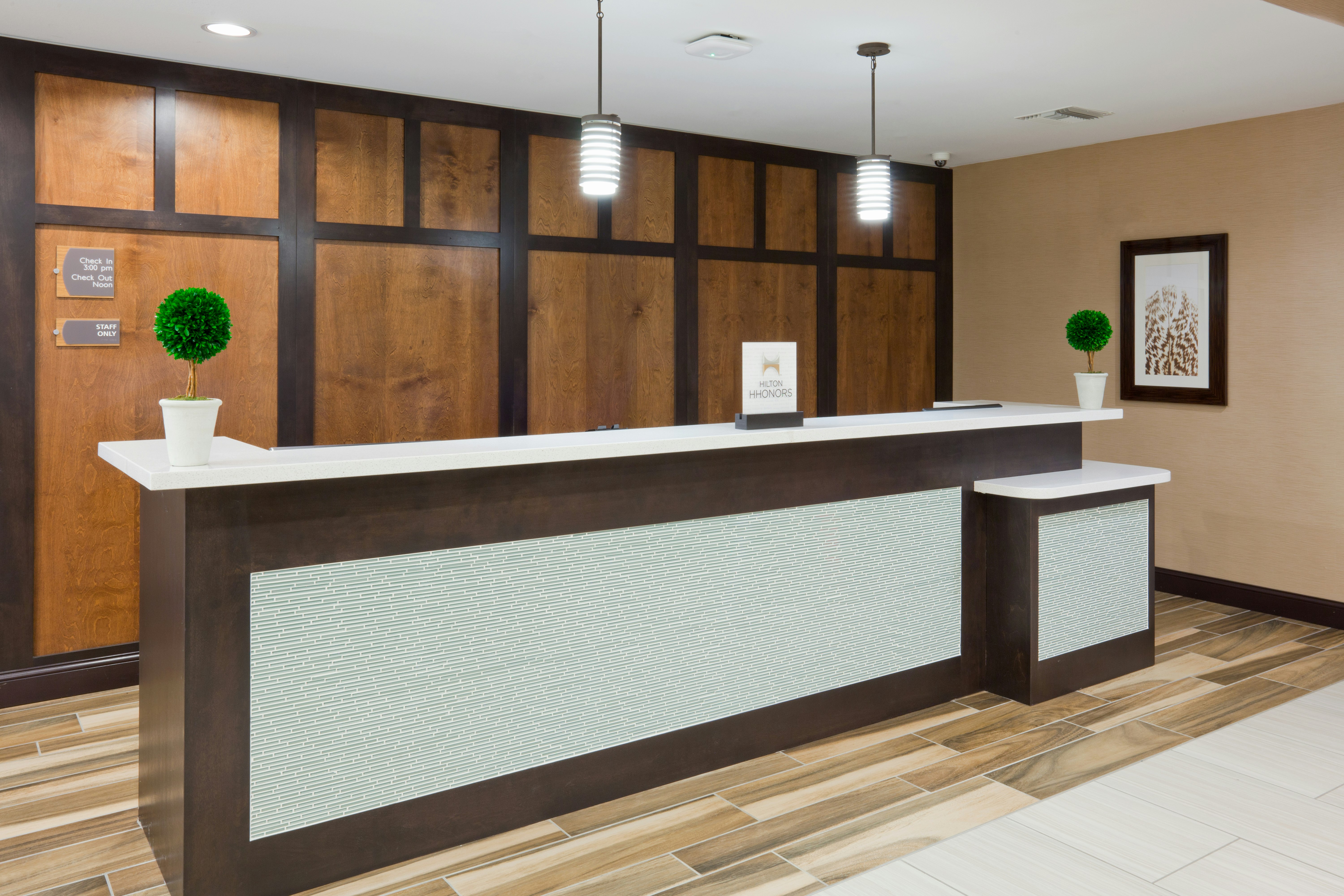 Lobby at HOMEWOOD SUITES BY HILTON DAVENPORT, DAVENPORT - IA