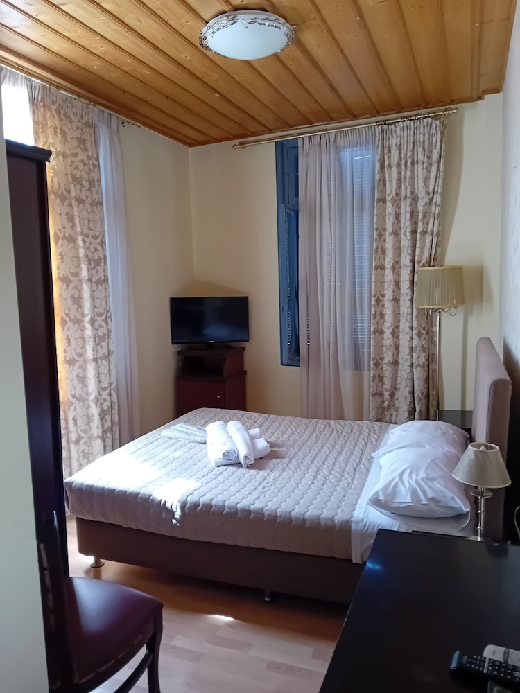 DIAS HOTEL 28/77