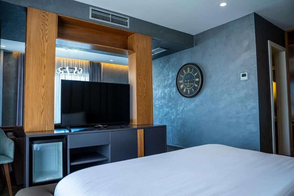 HENRY RESORT & SPA 32/62