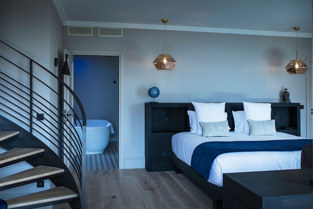 L Incomparable Hotel 21/64