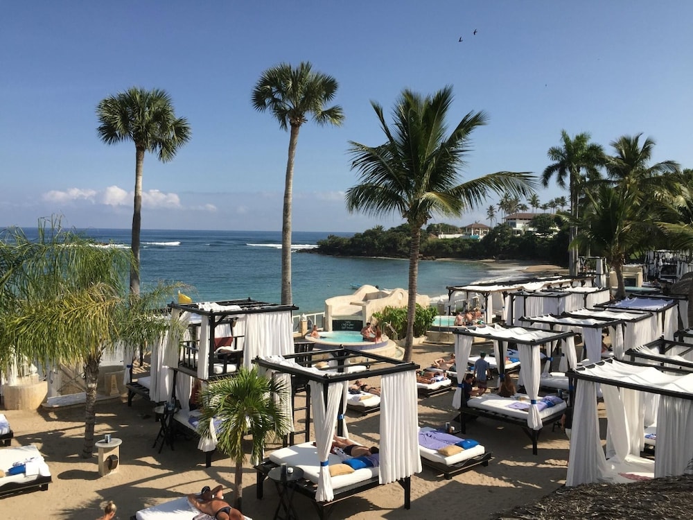 Lifestyle Royal Suites 10/44