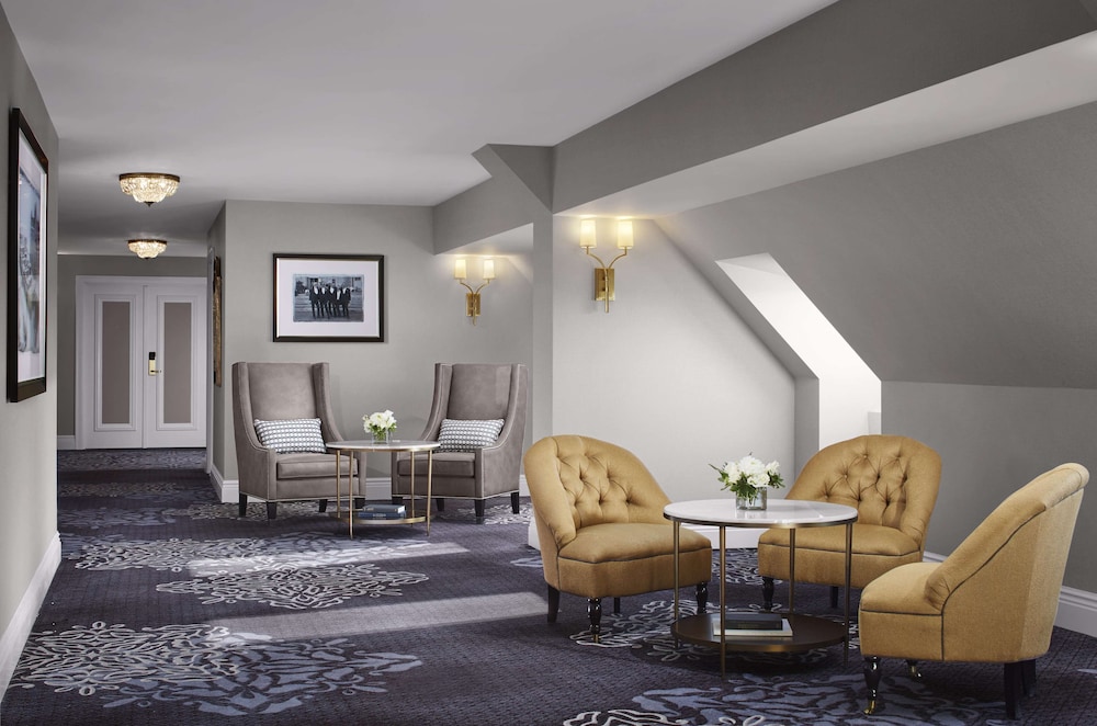 Fairmont Hotel Macdonald 50/62