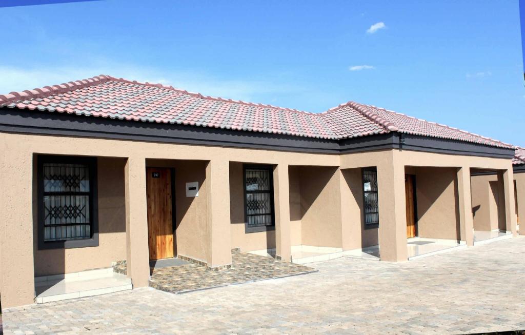 Kulani Country Lodge 1/10