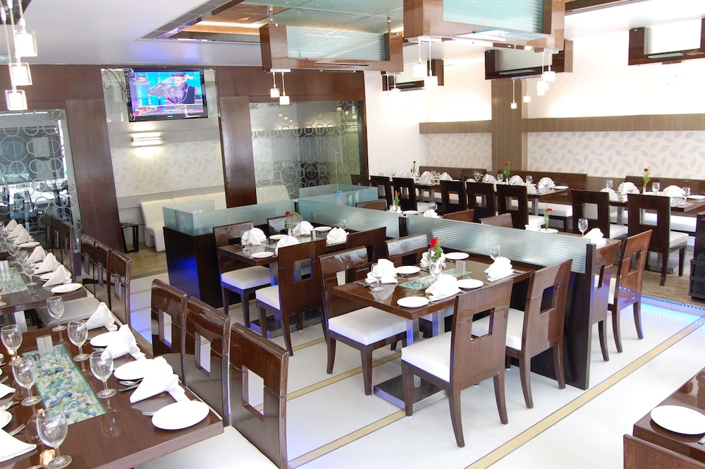 Capital O 33294 Hotel Sapphire Regency (Ex. Sapphire Regency) 34/50