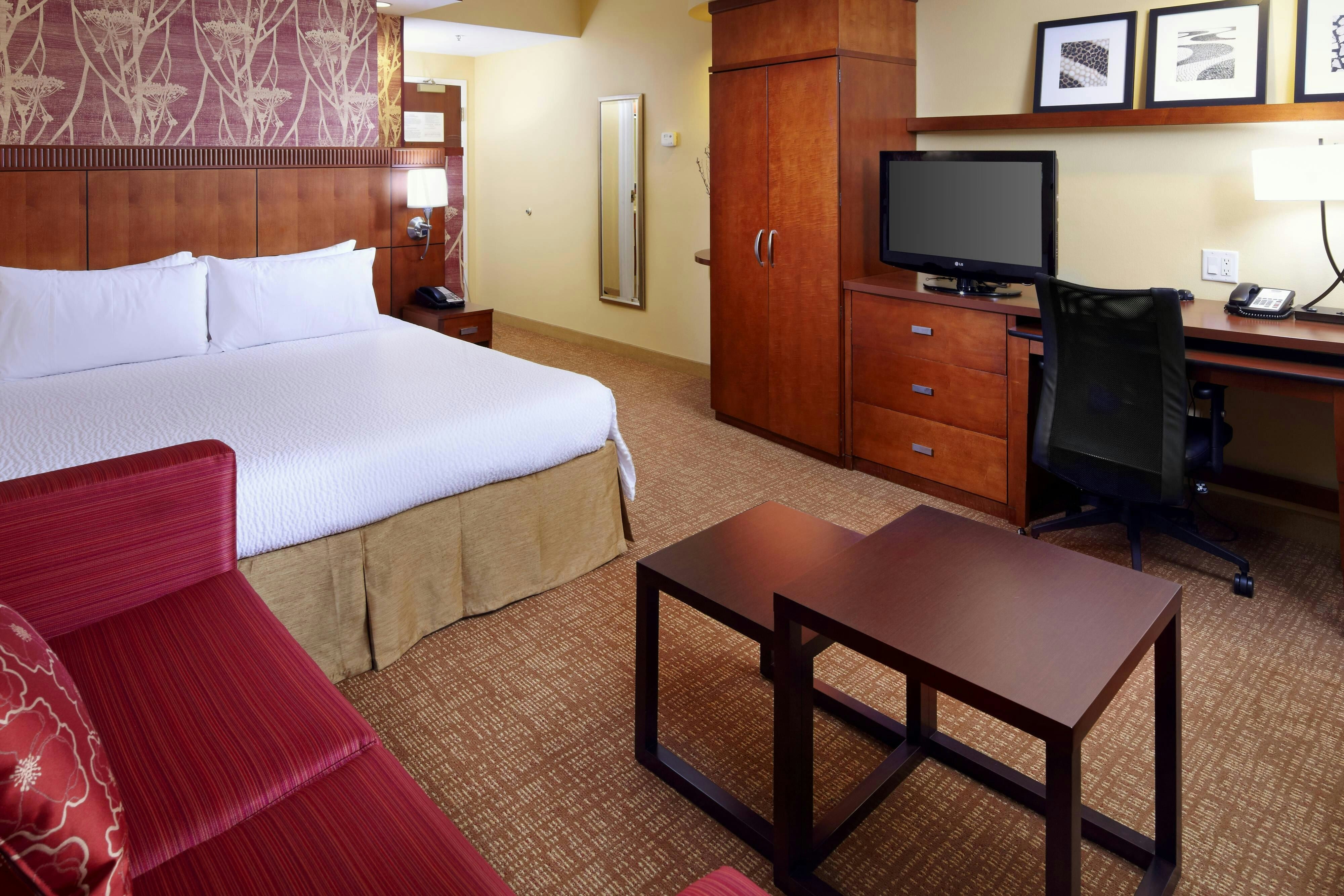 Courtyard By Marriott Tampa Oldsmar 8/19