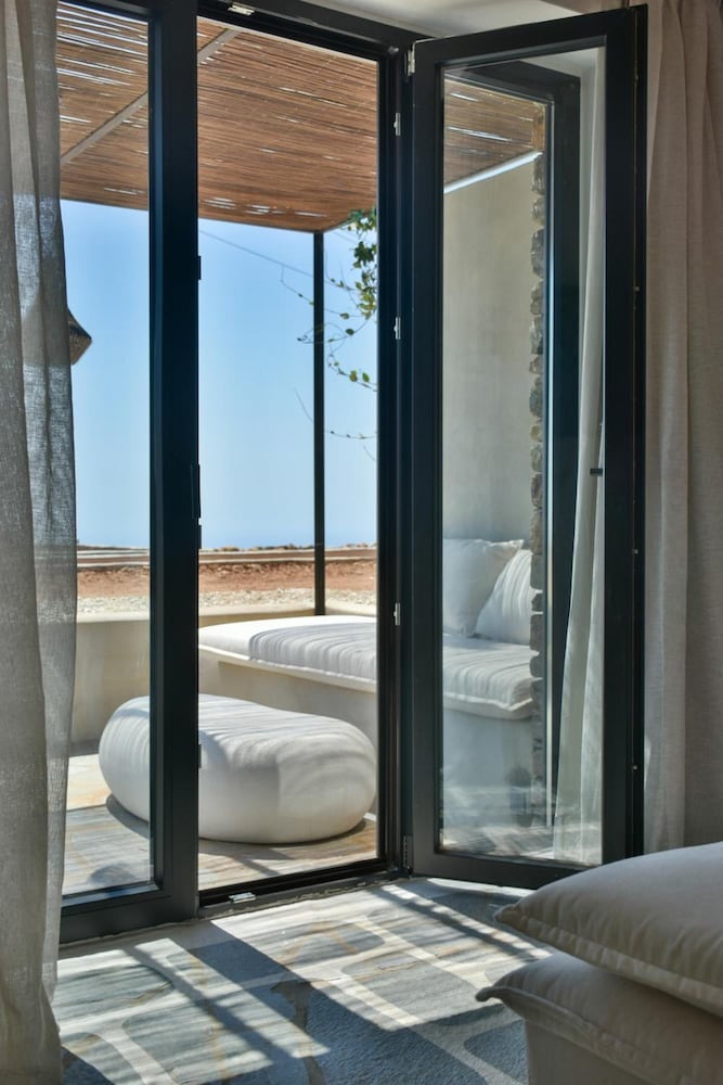 Under the Sun Cycladic Village 42/66