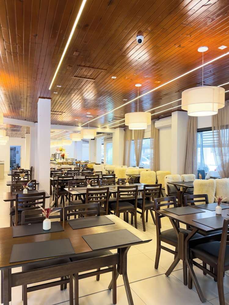 Hotel Gracher Praia 54/68