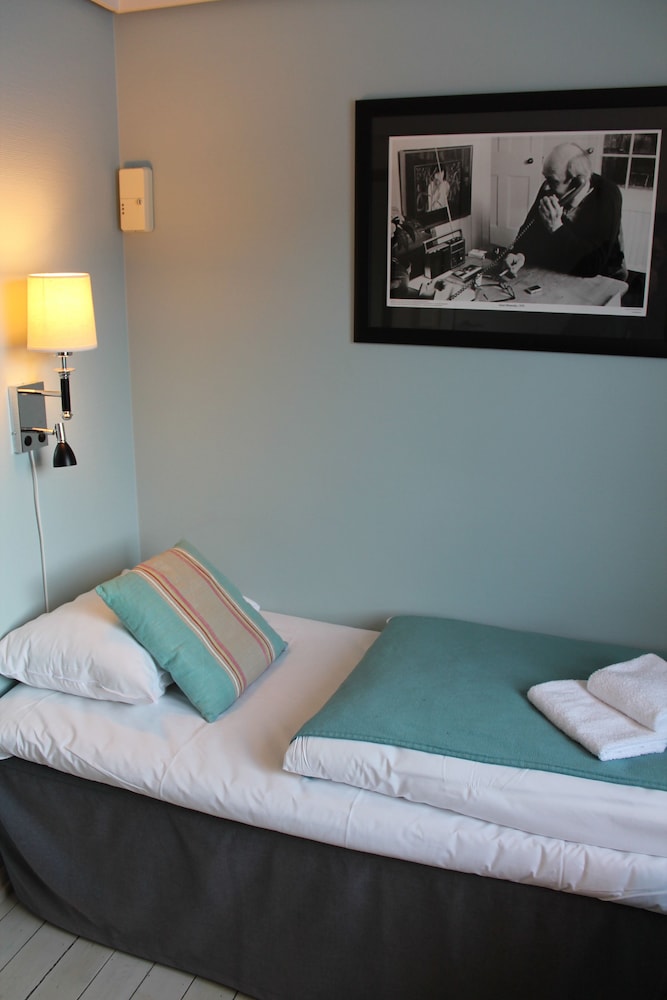 Strand Hotel Fevik 35/80