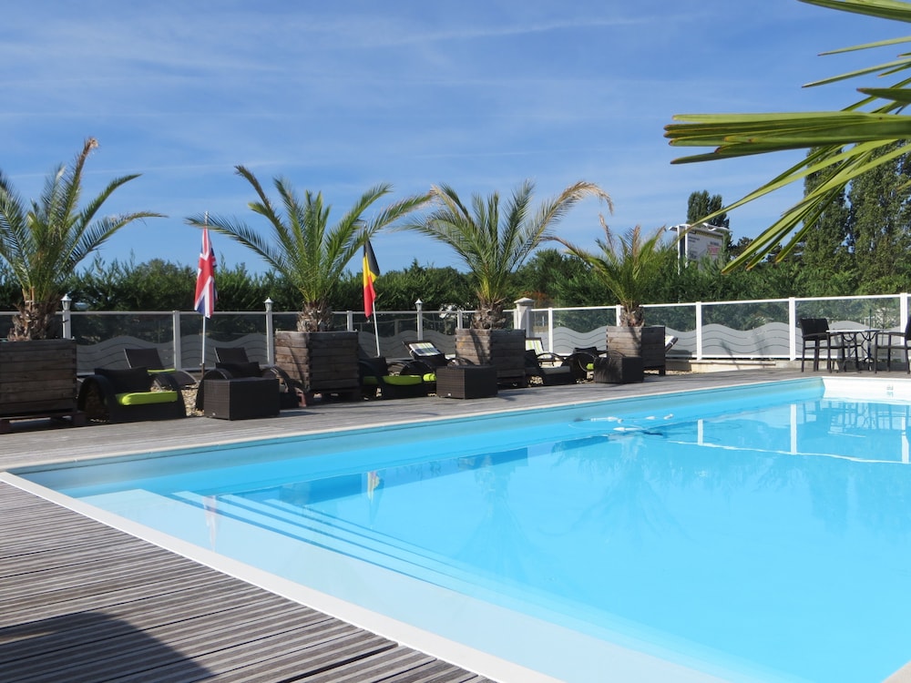 Brit Hotel Hermes 15/42