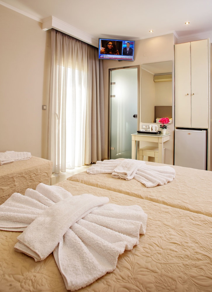 HOTEL IDEON CHANIA 47/68