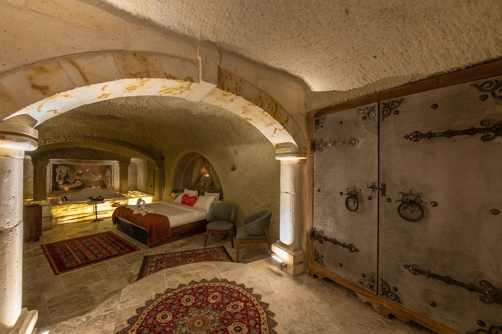 Foremanson Cave Hotel 2/50