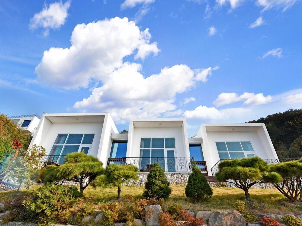 Namhae Bluemare Pension 2/50