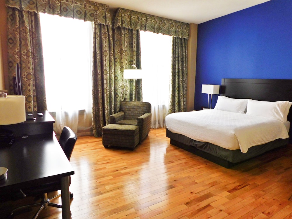 HOLIDAY INN EXPRESS CLEVELAND DOWNTOWN 21/59