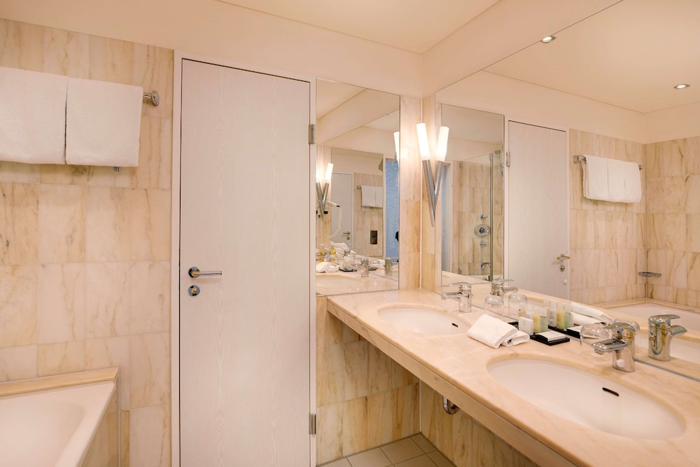 DoubleTree by Hilton Hannover Schweizerhof 12/61
