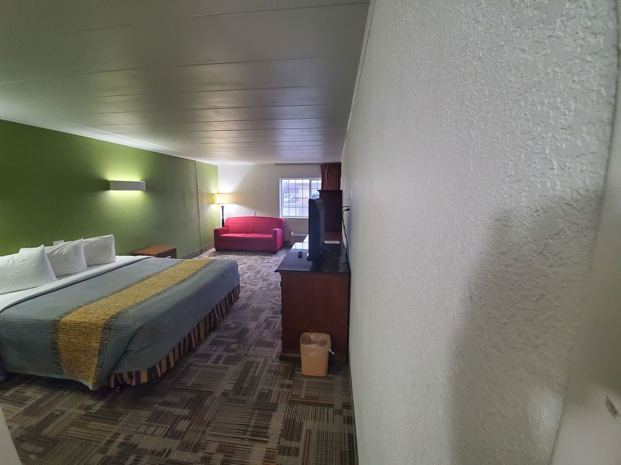 غرفة قياسية بسرير كينج، Royal Inn Hotel 2/5