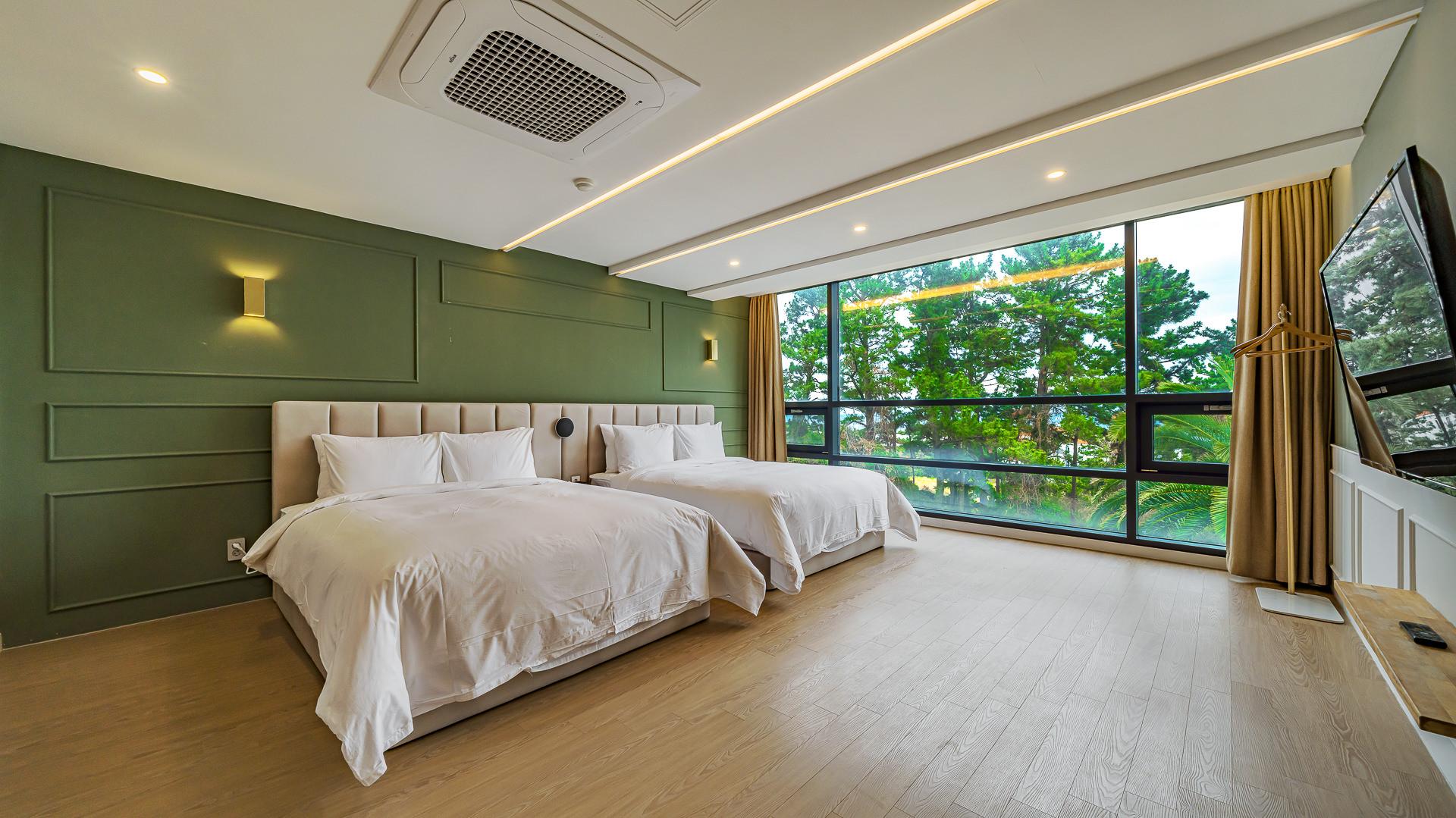 Lovely, 2 Double Beds