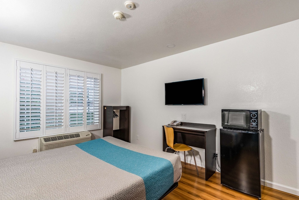 Motel6 Fountain Valley, CA - Huntington Beach Area 17/37