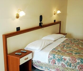 SERAFINO HOTEL 11/25
