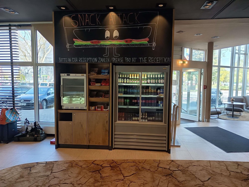 Ibis Heidelberg Hauptbahnhof 48/73