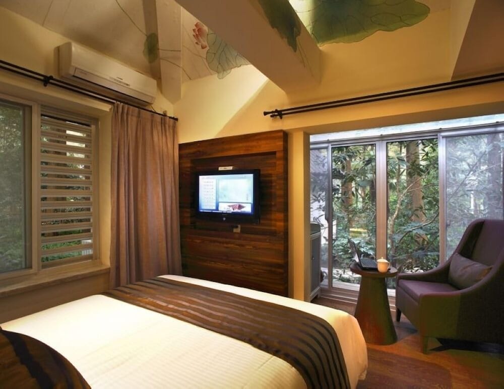 Lotus Glade Hotel 13/50