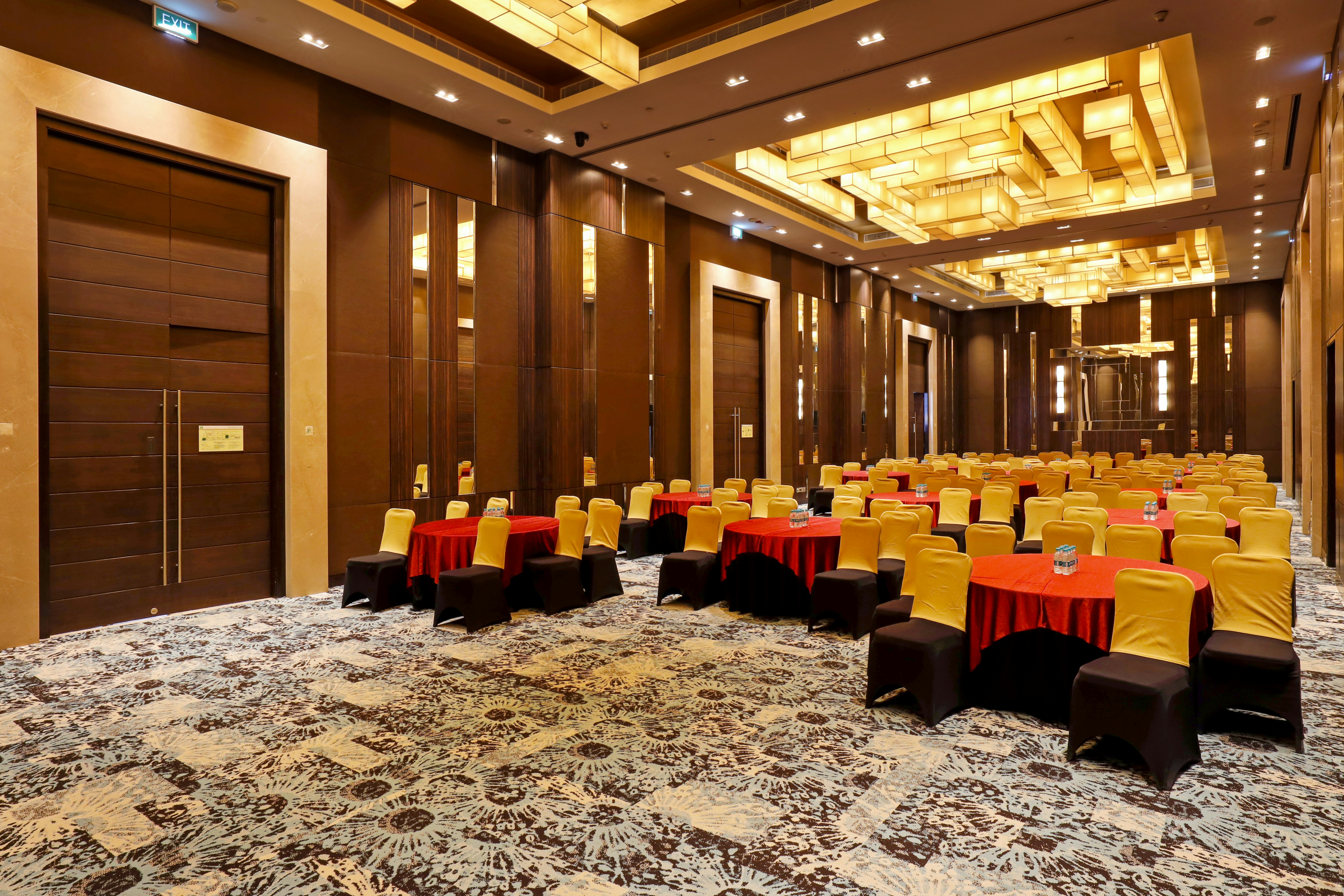 HOLIDAY INN CHENNAI OMR IT EXPRESSWAY 73/76
