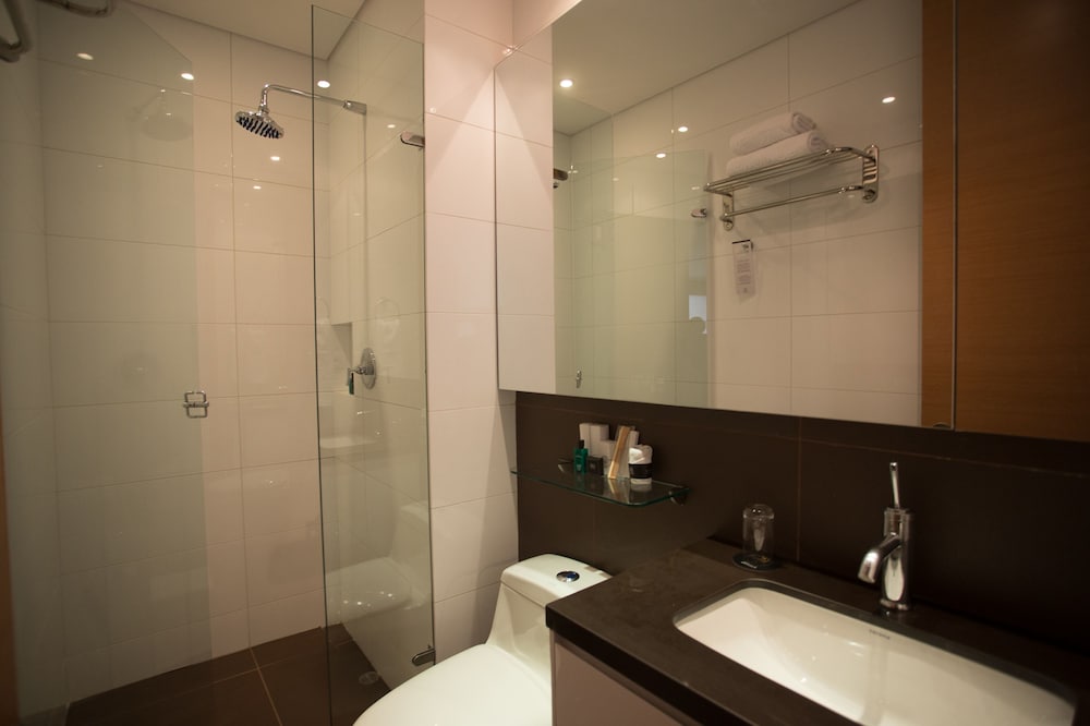 Hotel 93 Luxury Residences 68/69