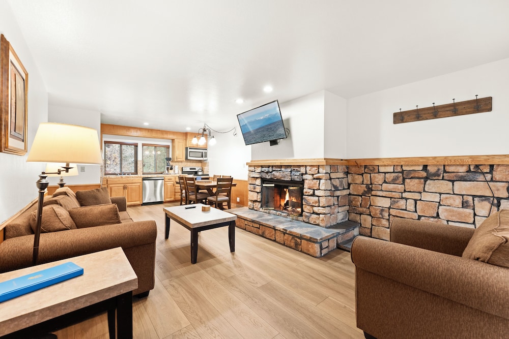 Edgelake Beach Club 29/50
