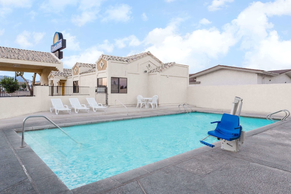 Days Inn By Wyndham Kingman West 5/31