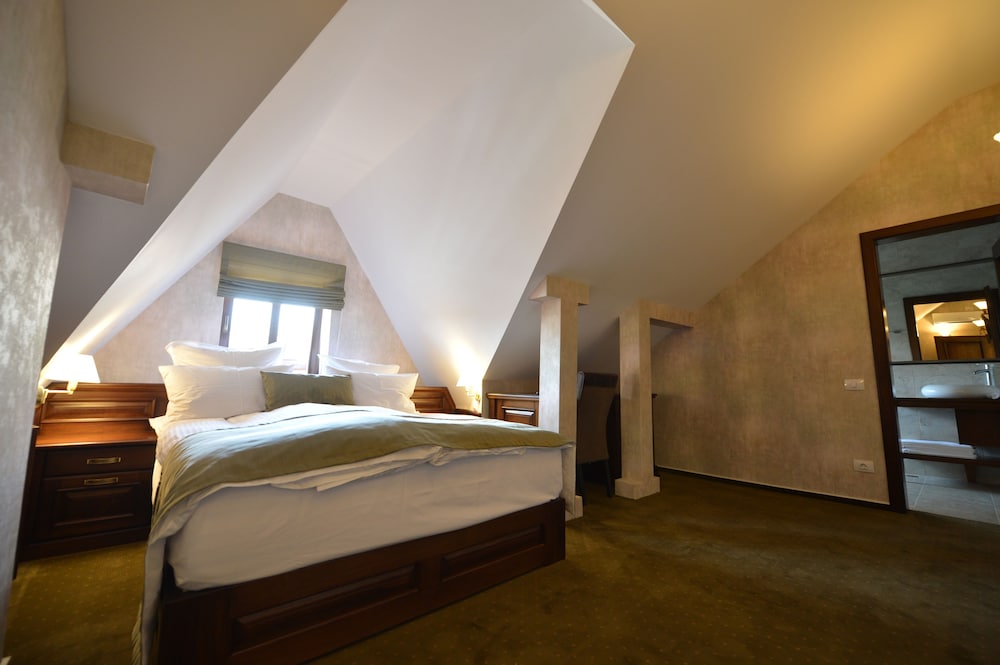 Noblesse Boutique Hotel 27/57